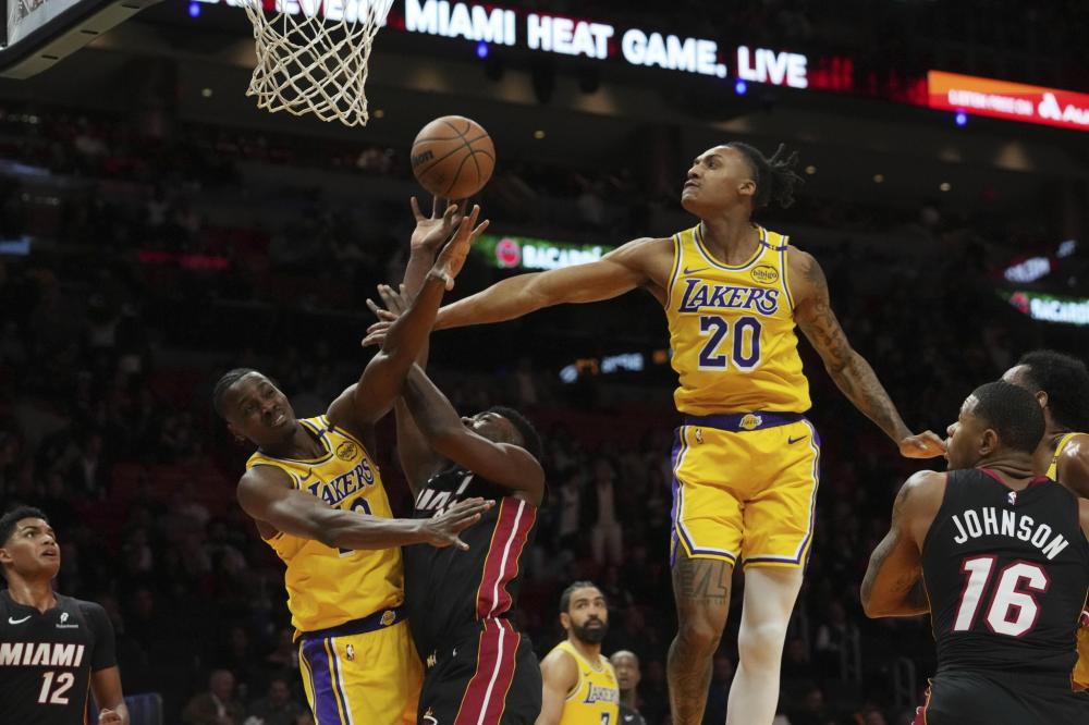 中场球员须 中场球员须